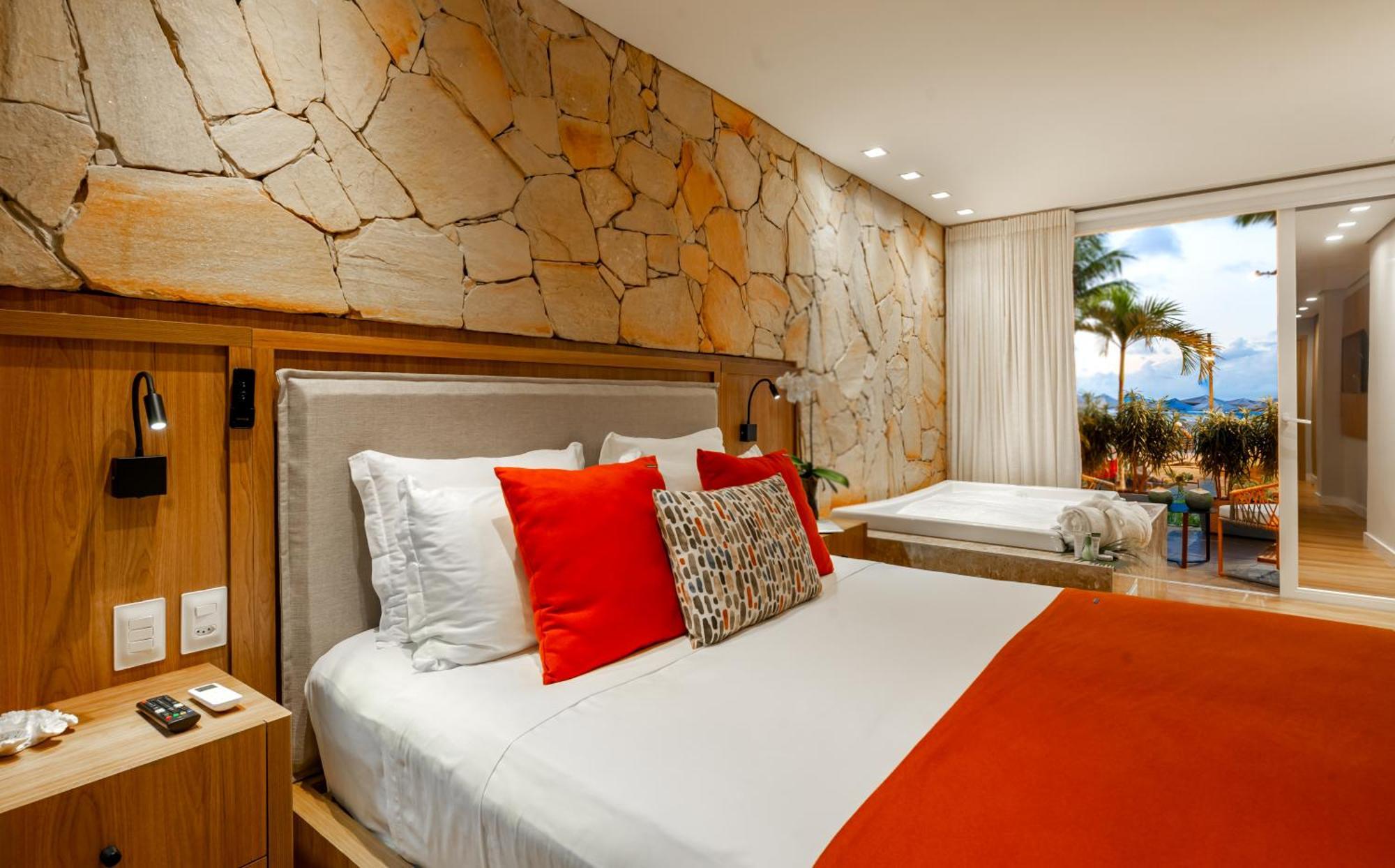 Luxury Room Hot Tub balcony,1547992165:JPEG